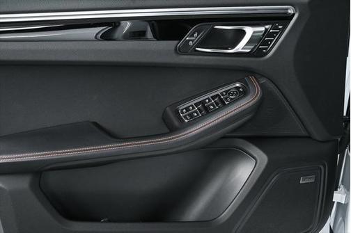 2022 Porsche Macan Base