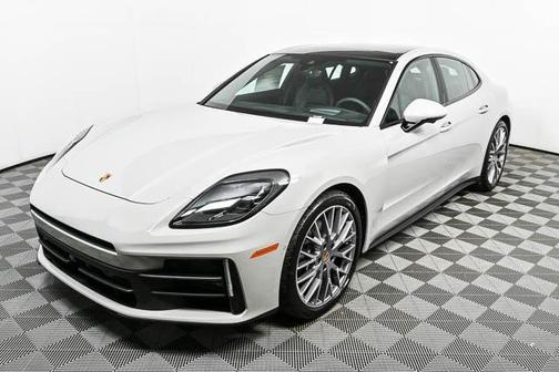 2025 Porsche Panamera RWD