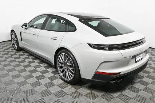 2025 Porsche Panamera RWD