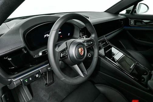 2025 Porsche Panamera RWD