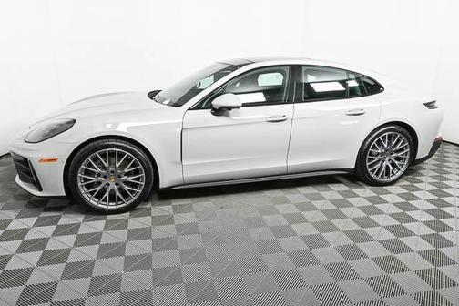 2025 Porsche Panamera RWD