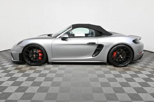2022 Porsche 718 Spyder RWD