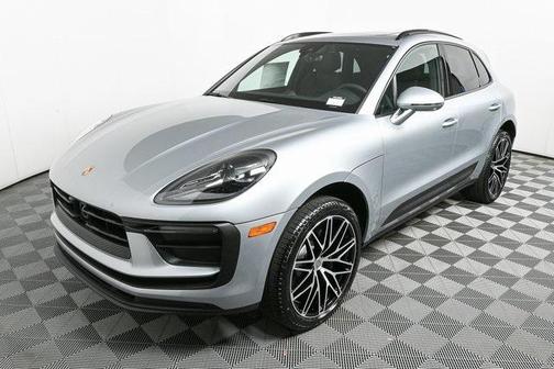 2025 Porsche Macan Base