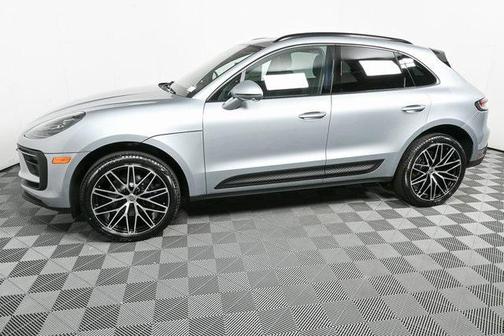 2025 Porsche Macan Base