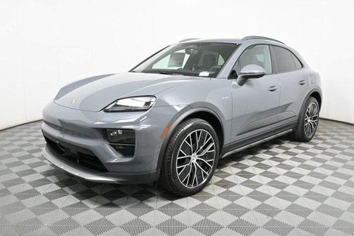 2025 Porsche Macan Base