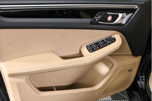 2021 Porsche Macan Base