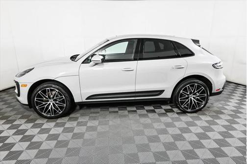 2023 Porsche Macan Base
