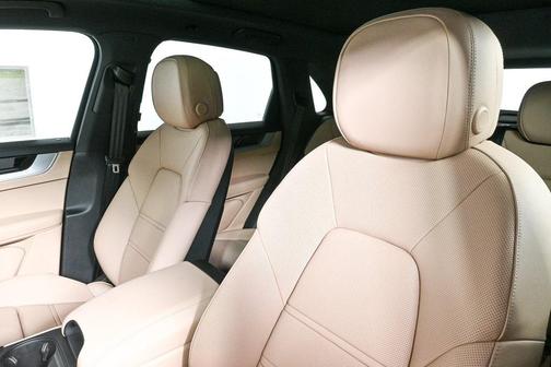 2025 Porsche Cayenne AWD