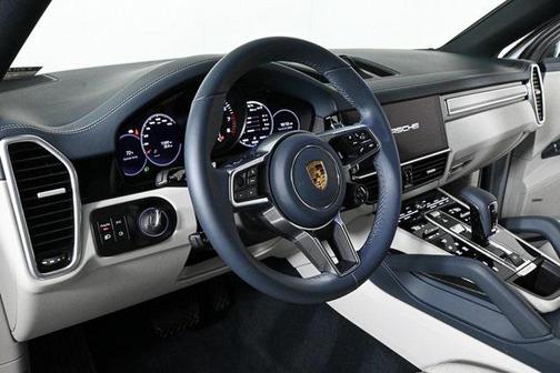 2022 Porsche Cayenne Platinum Edition