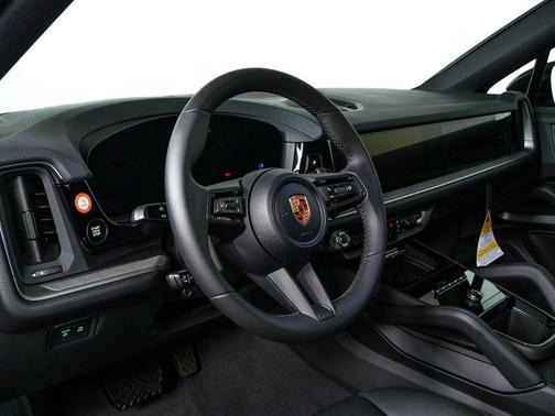 Chromite Black Metallic 2026 Porsche Cayenne Cayenne