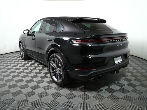 Chromite Black Metallic 2026 Porsche Cayenne Cayenne