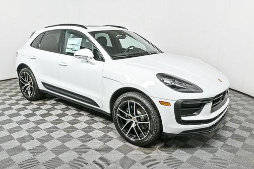 2025 Porsche Macan Base