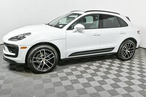 2025 Porsche Macan Base