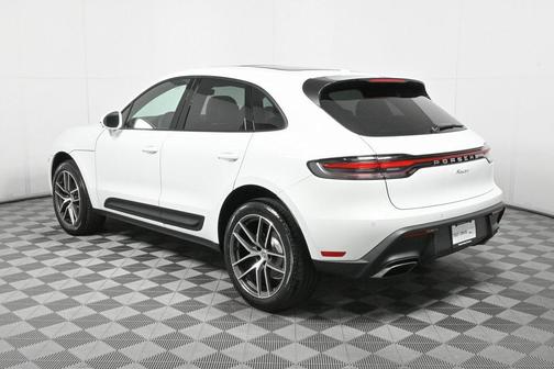 2025 Porsche Macan AWD
