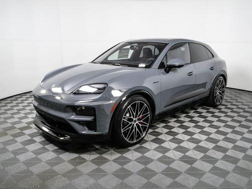 2025 Porsche Macan Turbo
