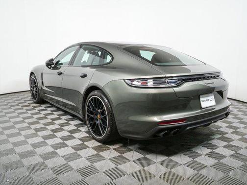 2022 Porsche Panamera Platinum Edition