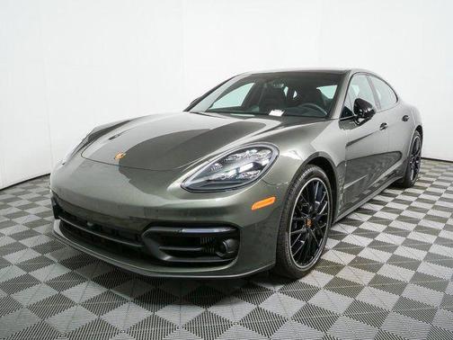 2022 Porsche Panamera Platinum Edition