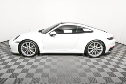 2020 Porsche 911 Carrera