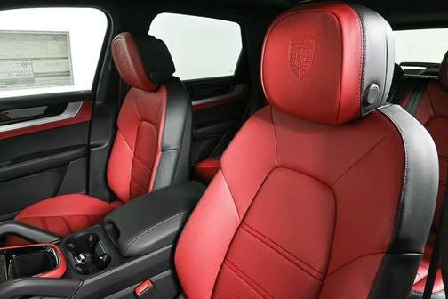 2025 Porsche Cayenne AWD