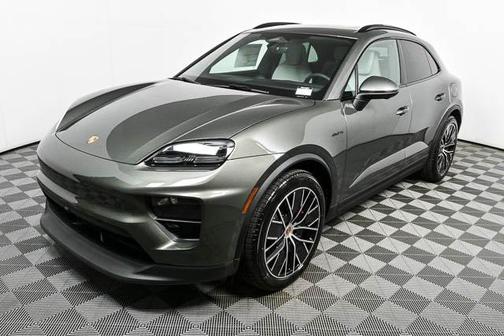 2025 Porsche Macan Base