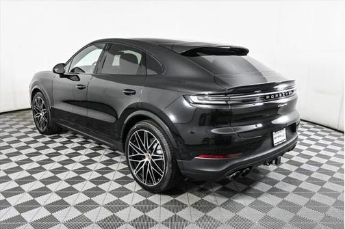 2025 Porsche Cayenne AWD