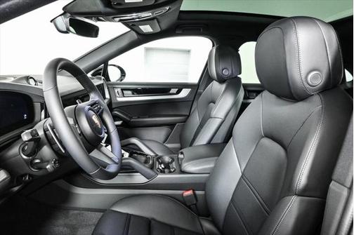 2025 Porsche Cayenne AWD