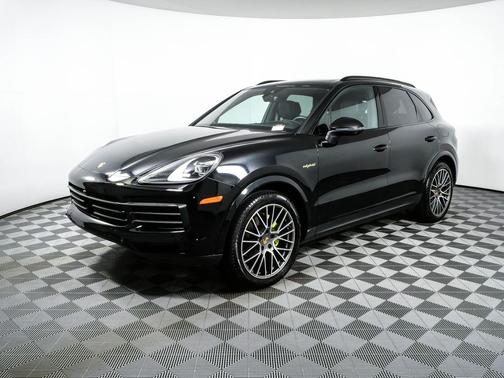 Chromite Black Metallic 2023 Porsche Cayenne Cayenne E-Hybrid Platinum Edition