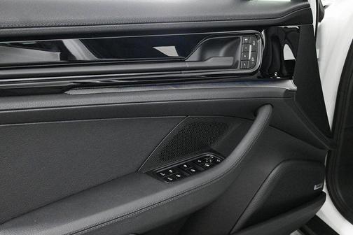 2025 Porsche Panamera RWD