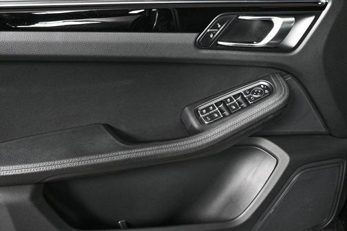 2020 Porsche Macan AWD