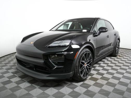 2025 Porsche Macan RWD