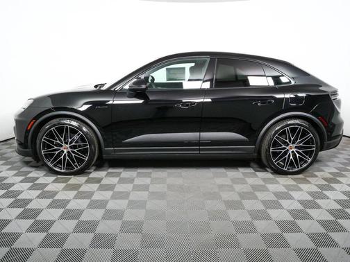 2025 Porsche Macan RWD