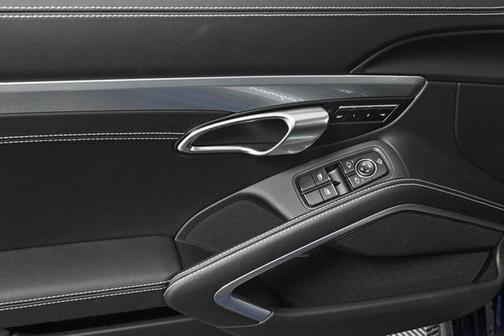 2025 Porsche 718 Cayman Style Edition