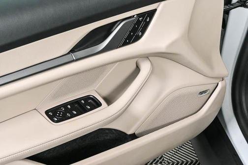 2025 Porsche Taycan RWD