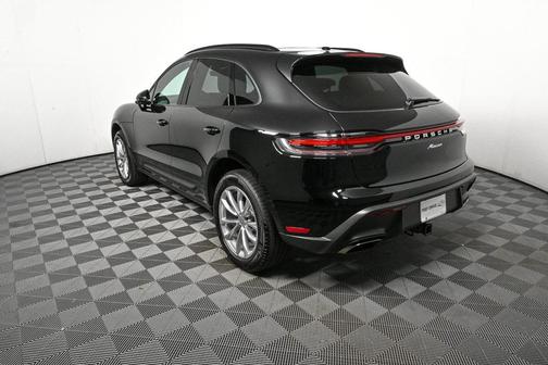 2025 Porsche Macan AWD