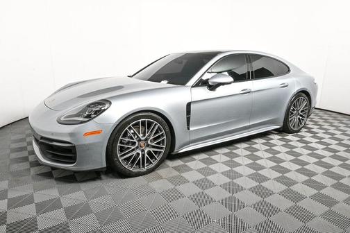 2021 Porsche Panamera 