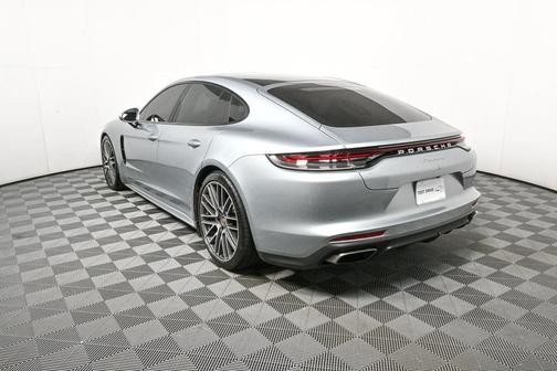 2021 Porsche Panamera 