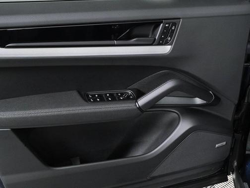 2025 Porsche Cayenne S