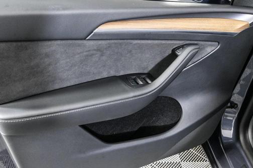 2023 Tesla Model Y Performance Dual Motor All-Wheel Drive