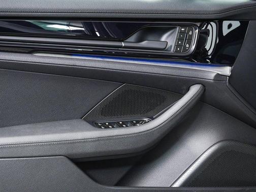 2026 Porsche Panamera 4