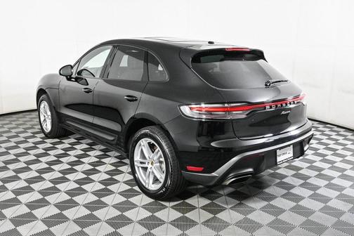 2025 Porsche Macan AWD