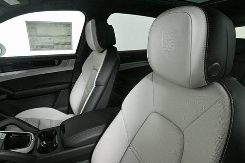 2025 Porsche Cayenne AWD
