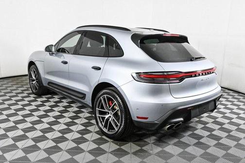 2022 Porsche Macan Base