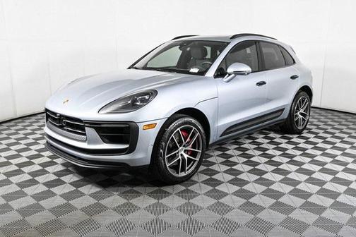 2022 Porsche Macan Base