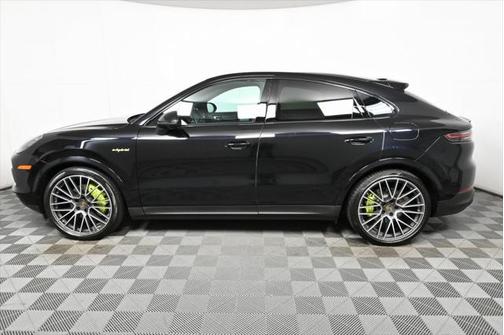 2022 Porsche Cayenne Platinum Edition