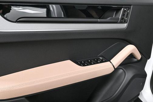 2025 Porsche Cayenne AWD