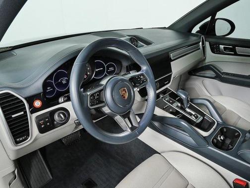 2023 Porsche Cayenne Platinum Edition