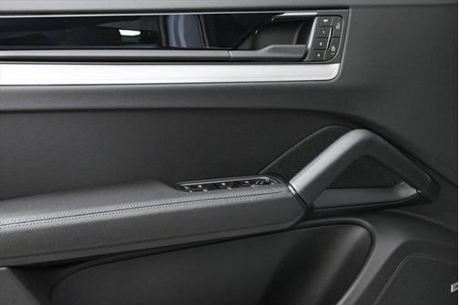 2025 Porsche Cayenne AWD