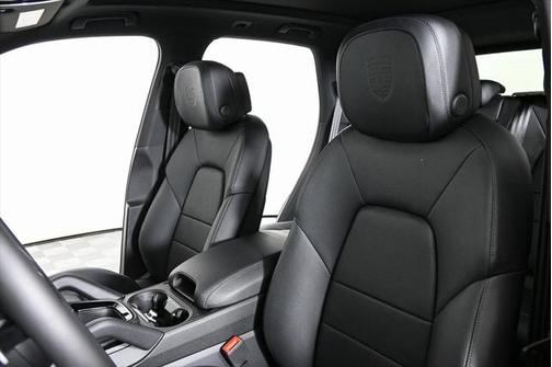 2025 Porsche Cayenne AWD