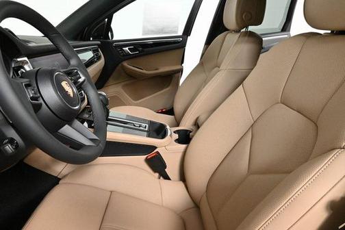2025 Porsche Macan AWD