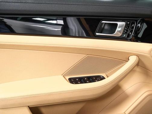 2019 Porsche Panamera 4